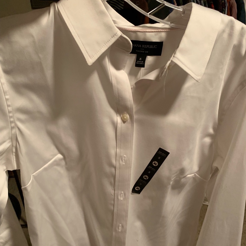 White women’s button down - Banana Republic